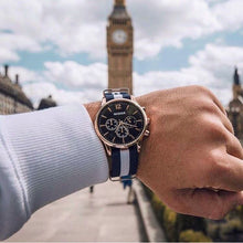 THE CASUAL BUSINESS MAN